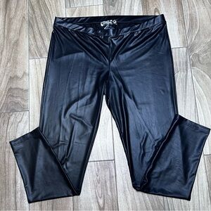 G By Guess Black Matte Skinny-Fit Cropped Leggings, Size: Large